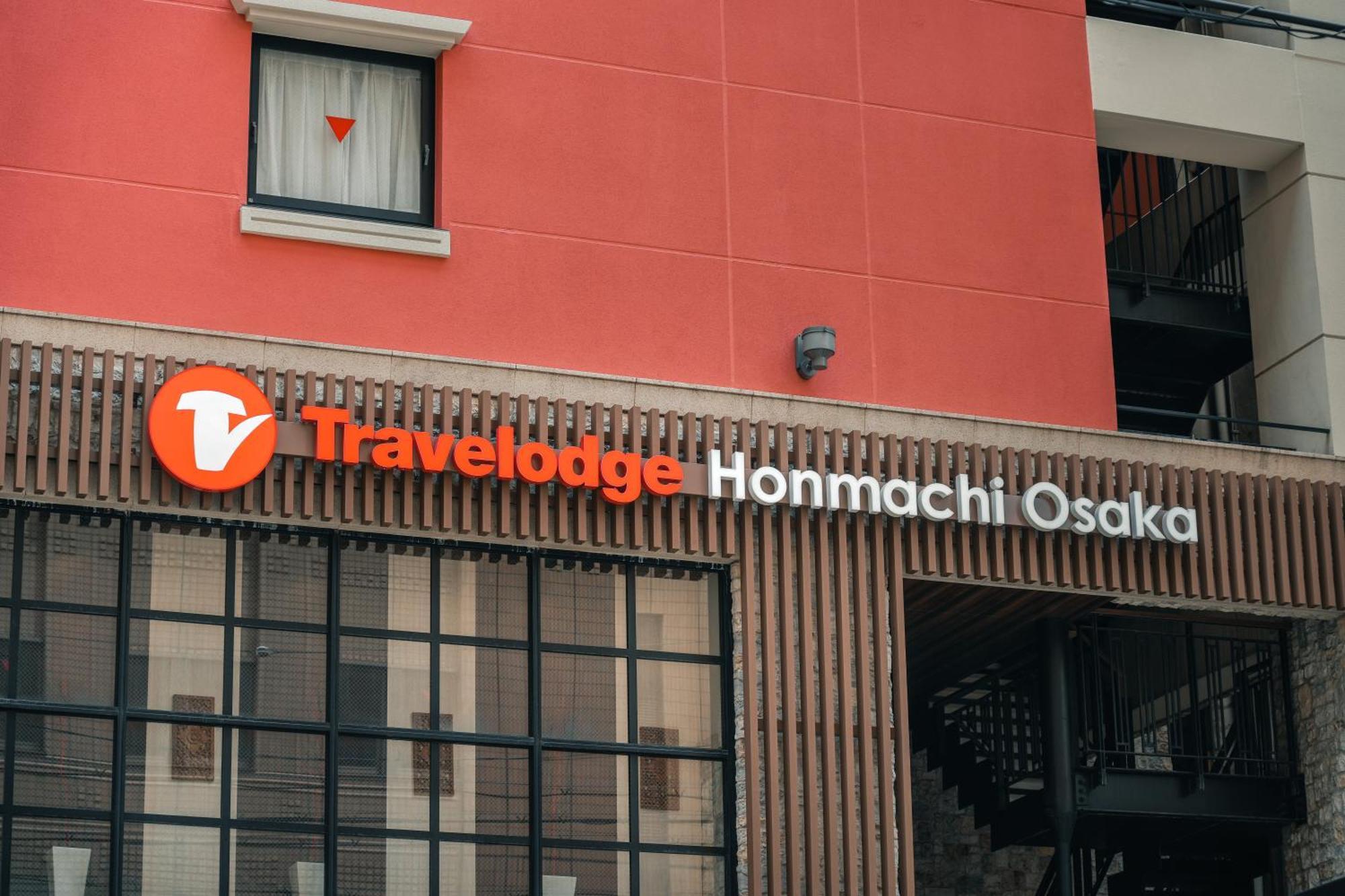 Travelodge Honmachi โรงแรม 3*